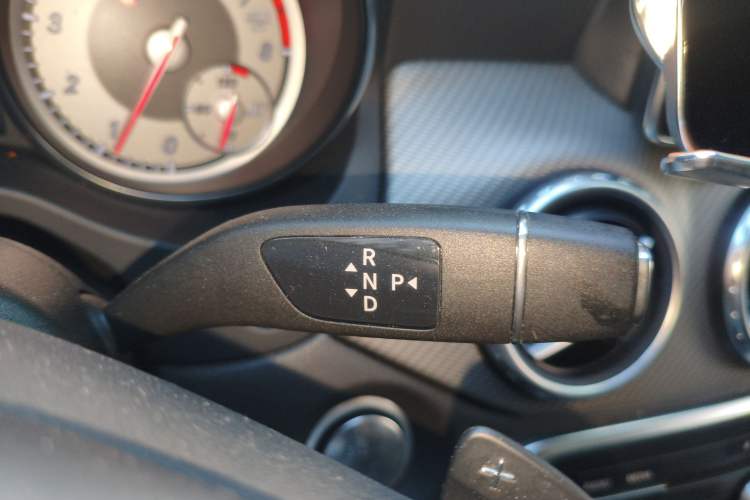 Used Mercedes-Benz GLA 2016 GLA 200 Blue Edition Gear Lever
