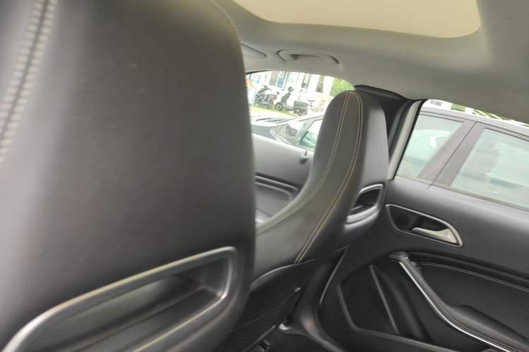 Used Mercedes-Benz GLA 2016 GLA 200 Sport Edition Headliner