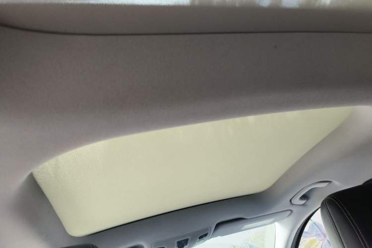 Used Mercedes-Benz GLA 2016 GLA 220 4MATIC Fashion Edition Headliner