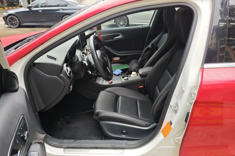 Used Mercedes-Benz GLA 2016 GLA 200 Sport Edition Left Front Seat