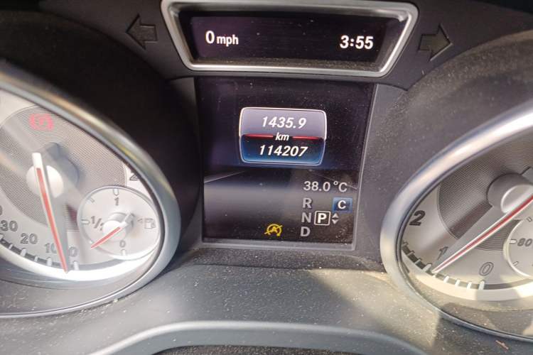 Used Mercedes-Benz GLA 2016 GLA 200 Sport Edition Odometer Close Up