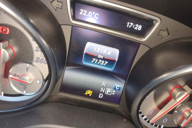 Used Mercedes-Benz GLA 2016 GLA 200 Blue Edition Odometer Close Up