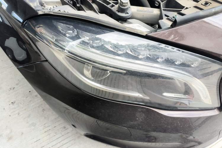 Used Mercedes-Benz GLA 2016 GLA 220 4MATIC Fashion Edition Right Front Headlight