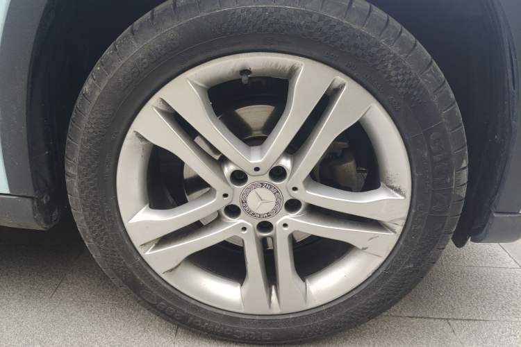 Used Mercedes-Benz GLA 2016 GLA 200 Sport Edition Right Front Wheel Hub