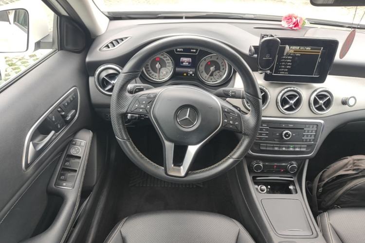 Used Mercedes-Benz GLA 2016 GLA 200 Sport Edition Steering Wheel
