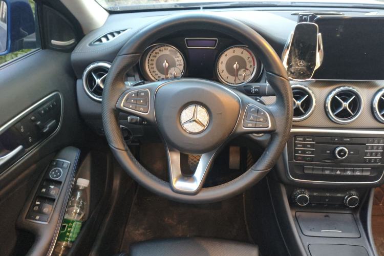 Used Mercedes-Benz GLA 2016 GLA 200 Blue Edition Steering Wheel
