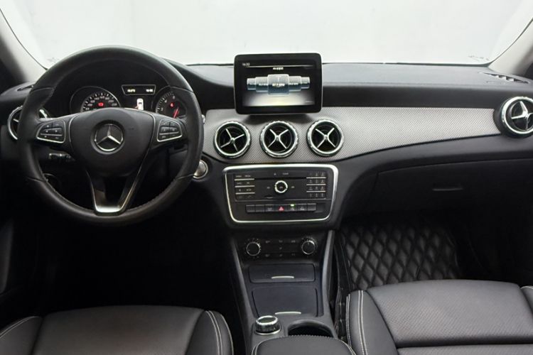 Used Mercedes-Benz GLA 2016 GLA 200 Fashion Model Audio And AC Panel