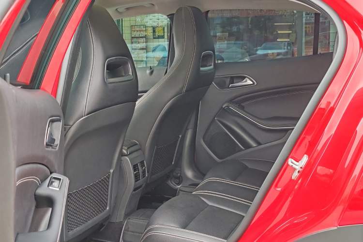 Used Mercedes-Benz GLA 2016 GLA 200 Sport Edition Interior 2