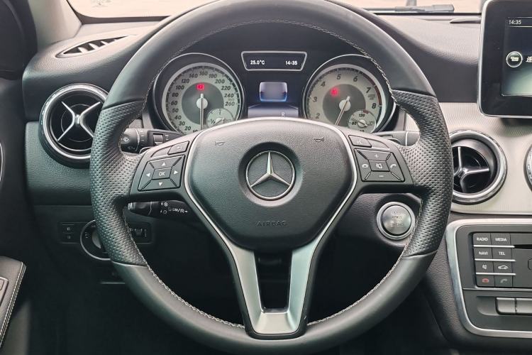 Used Mercedes-Benz GLA 2016 GLA 200 Sport Edition Interior 8