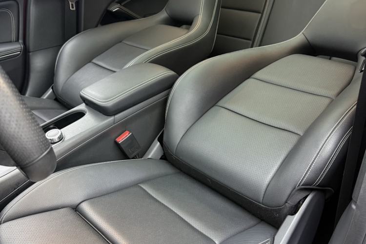Used Mercedes-Benz GLA 2016 GLA 200 Fashion Model Left Front Seat