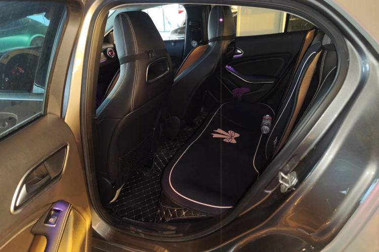 Used Mercedes-Benz GLA 2016 GLA 200 Fashion Model Left Rear Seat