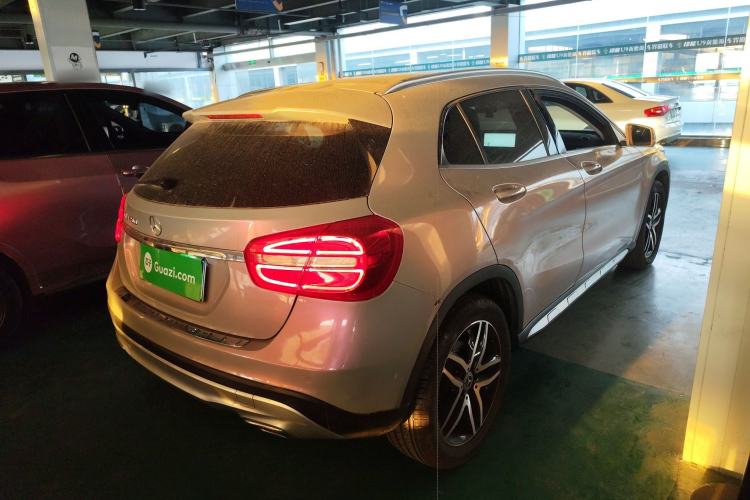 Used Mercedes-Benz GLA 2016 GLA 200 Fashion Model Rear Right 45 Deg