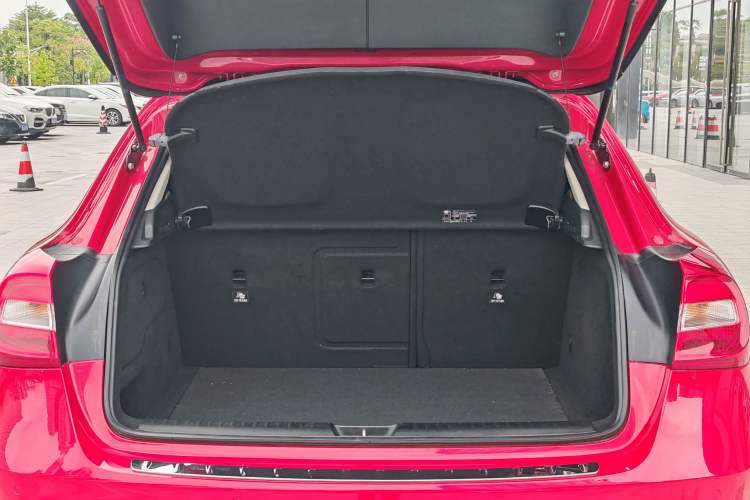 Used Mercedes-Benz GLA 2016 GLA 200 Sport Edition Trunk
