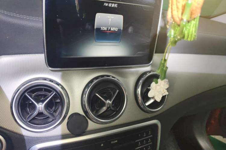 Used Mercedes-Benz GLA 2016 GLA 220 4MATIC Fashion Edition Audio And AC Panel