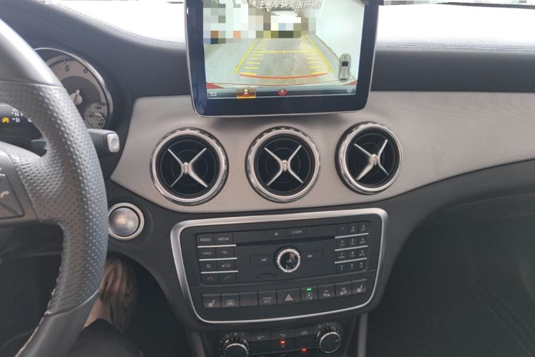 Used Mercedes-Benz GLA 2016 GLA 220 4MATIC Fashion Edition Audio And AC Panel