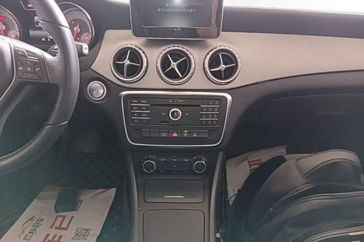 Used Mercedes-Benz GLA 2016 GLA 200 Fashion Model Audio And AC Panel