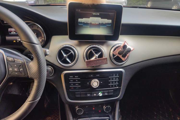 Used Mercedes-Benz GLA 2016 GLA 200 Sport Edition Audio And AC Panel