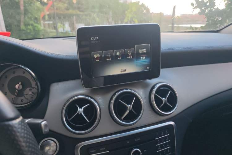 Used Mercedes-Benz GLA 2016 GLA 200 Fashion Model Audio And AC Panel