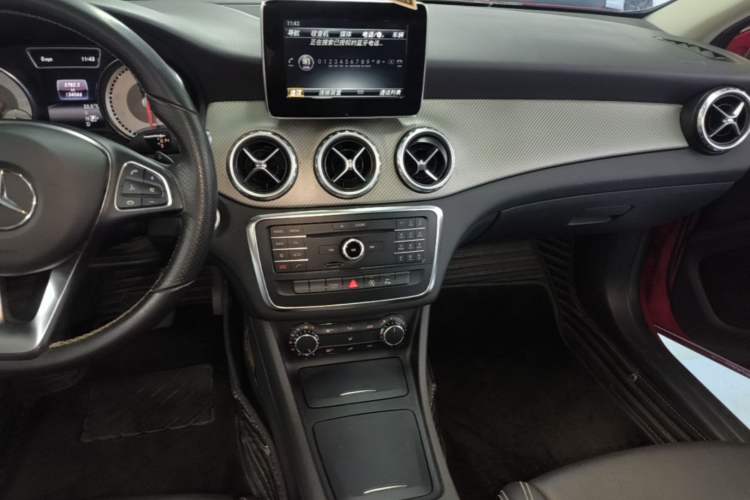 Used Mercedes-Benz GLA 2016 GLA 200 Sport Edition Audio And AC Panel