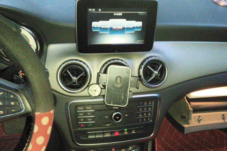 Used Mercedes-Benz GLA 2016 GLA 200 Sport Edition Audio And AC Panel