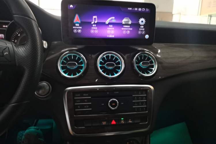 Used Mercedes-Benz GLA 2016 GLA 200 Fashion Model Audio And AC Panel