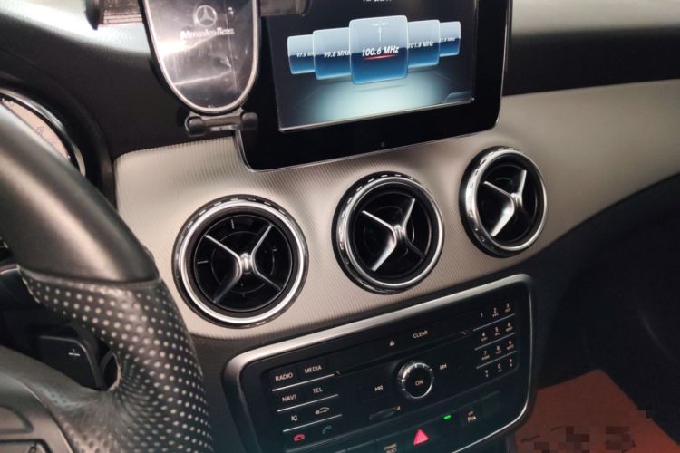 Used Mercedes-Benz GLA 2016 GLA 200 Sport Edition Audio And AC Panel