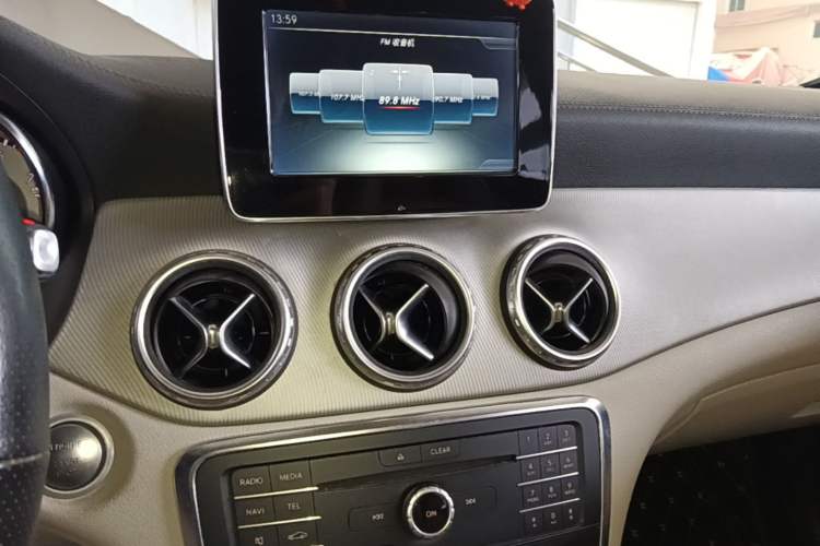 Used Mercedes-Benz GLA 2016 GLA 200 Fashion Model Audio And AC Panel