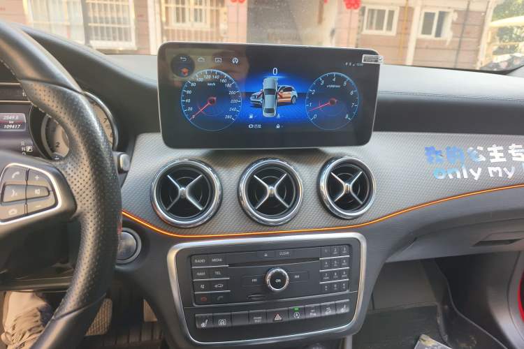 Used Mercedes-Benz GLA 2016 GLA 220 4MATIC Fashion Edition Audio And AC Panel