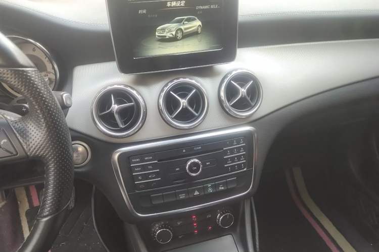 Used Mercedes-Benz GLA 2016 GLA 200 Fashion Model Audio And AC Panel