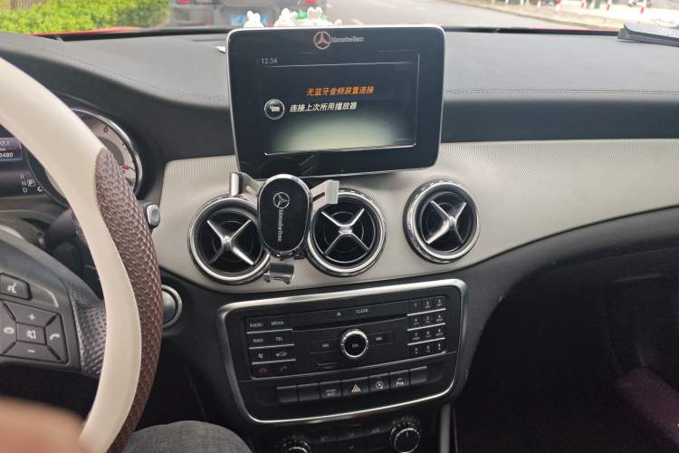 Used Mercedes-Benz GLA 2016 GLA 200 Fashion Model Audio And AC Panel