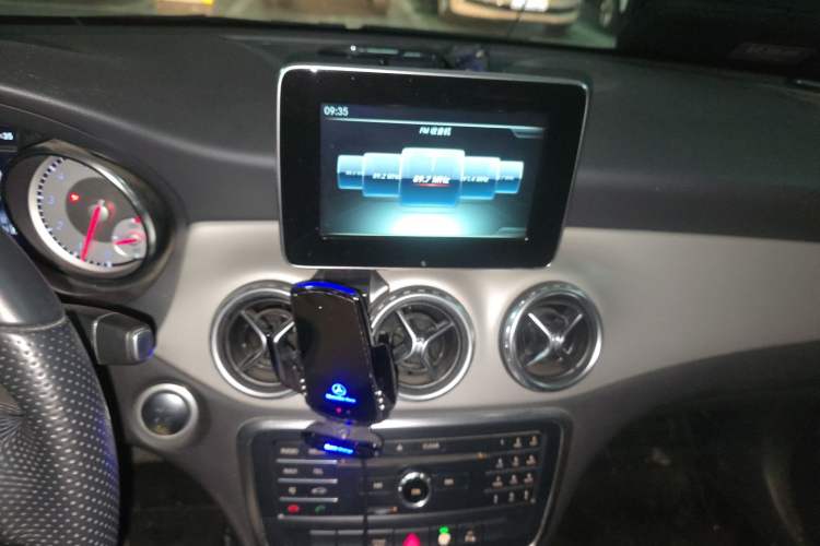 Used Mercedes-Benz GLA 2016 GLA 200 Sport Edition Audio And AC Panel