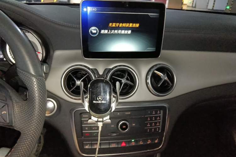 Used Mercedes-Benz GLA 2016 GLA 220 4MATIC Fashion Edition Audio And AC Panel