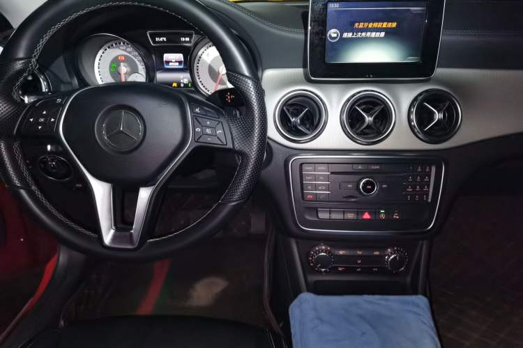 Used Mercedes-Benz GLA 2016 GLA 200 Fashion Model Audio And AC Panel
