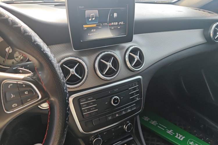Used Mercedes-Benz GLA 2016 GLA 200 Sport Edition Audio And AC Panel