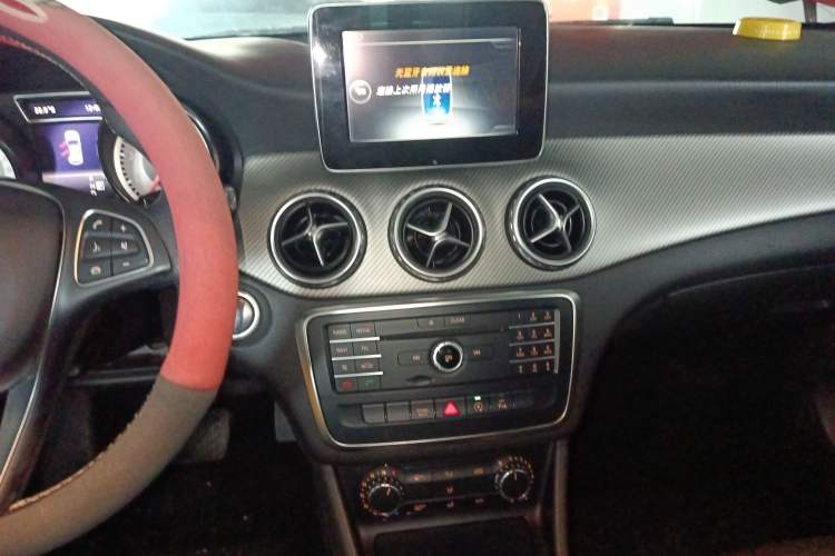 Used Mercedes-Benz GLA 2016 GLA 200 Sport Edition Audio And AC Panel