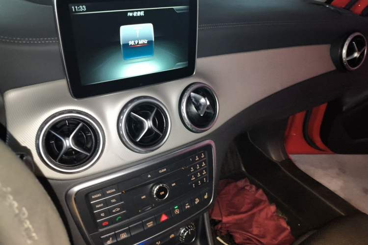 Used Mercedes-Benz GLA 2016 GLA 220 4MATIC Fashion Edition Audio And AC Panel
