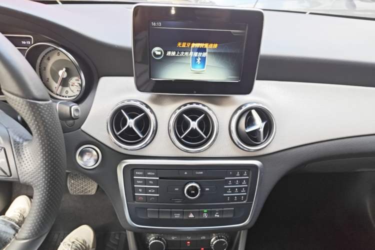 Used Mercedes-Benz GLA 2016 GLA 200 Sport Edition Audio And AC Panel