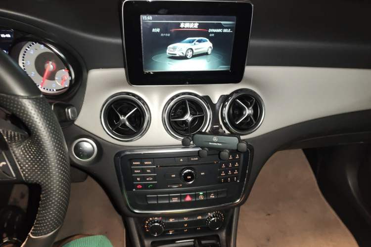 Used Mercedes-Benz GLA 2016 GLA 200 Sport Edition Audio And AC Panel