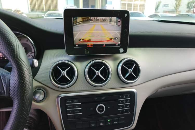 Used Mercedes-Benz GLA 2016 GLA 200 Fashion Model Audio And AC Panel