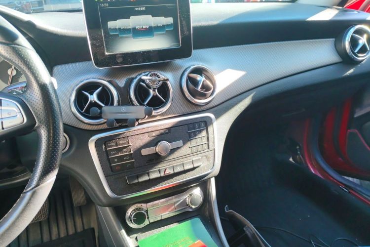 Used Mercedes-Benz GLA 2016 GLA 200 Sport Edition Audio And AC Panel
