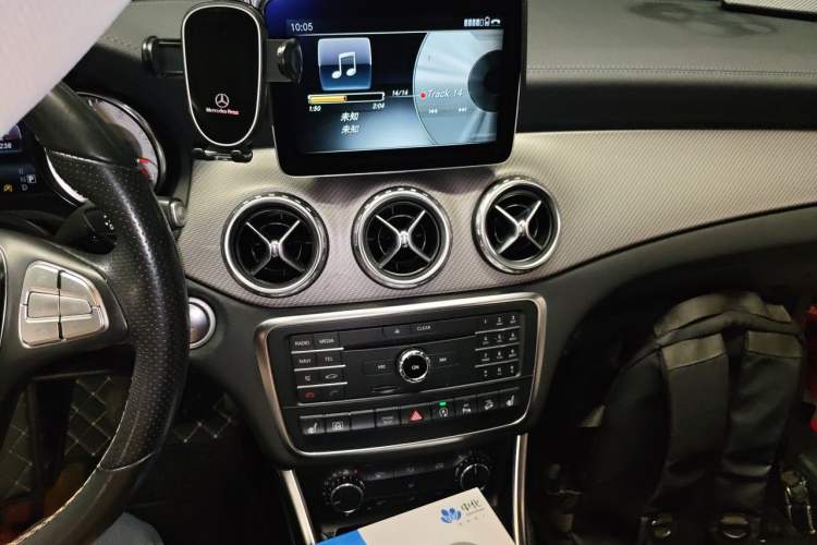 Used Mercedes-Benz GLA 2016 GLA 220 4MATIC Fashion Edition Audio And AC Panel