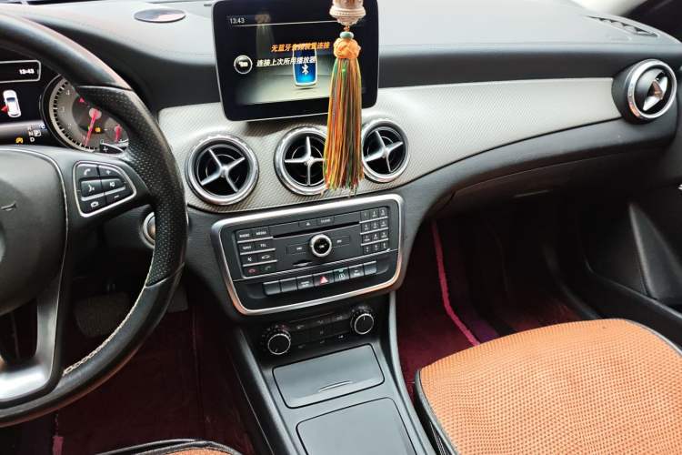 Used Mercedes-Benz GLA 2016 GLA 200 Fashion Model Audio And AC Panel