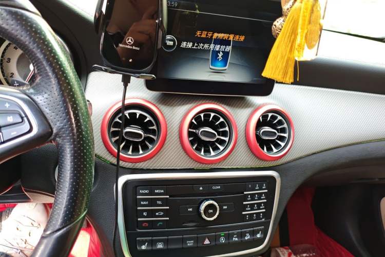 Used Mercedes-Benz GLA 2016 GLA 220 4MATIC Fashion Edition Audio And AC Panel