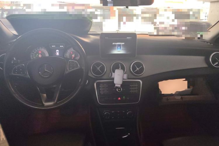 Used Mercedes-Benz GLA 2016 GLA 200 Fashion Model Center Console