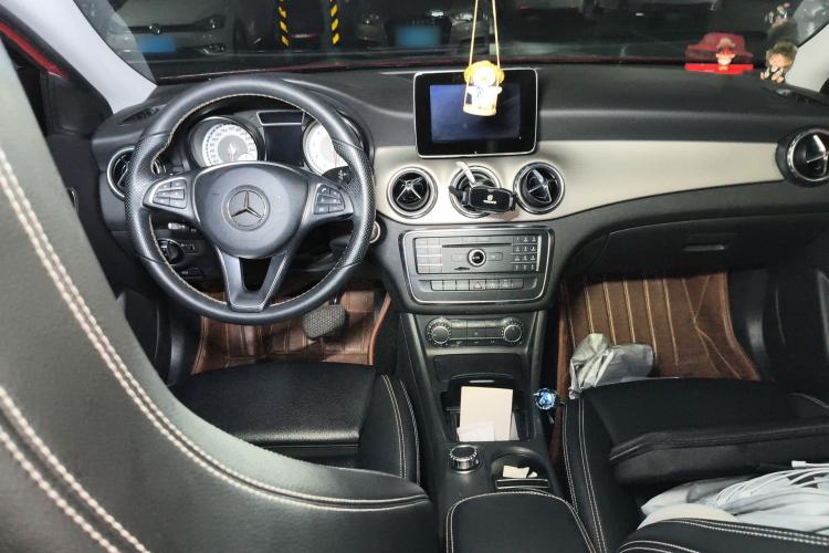 Used Mercedes-Benz GLA 2016 GLA 200 Sport Edition Center Console