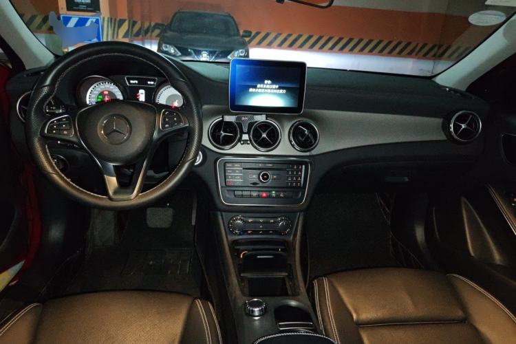 Used Mercedes-Benz GLA 2016 GLA 200 Fashion Model Center Console