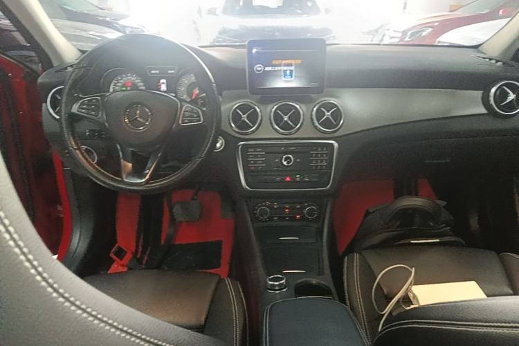 Used Mercedes-Benz GLA 2016 GLA 200 Fashion Model Center Console
