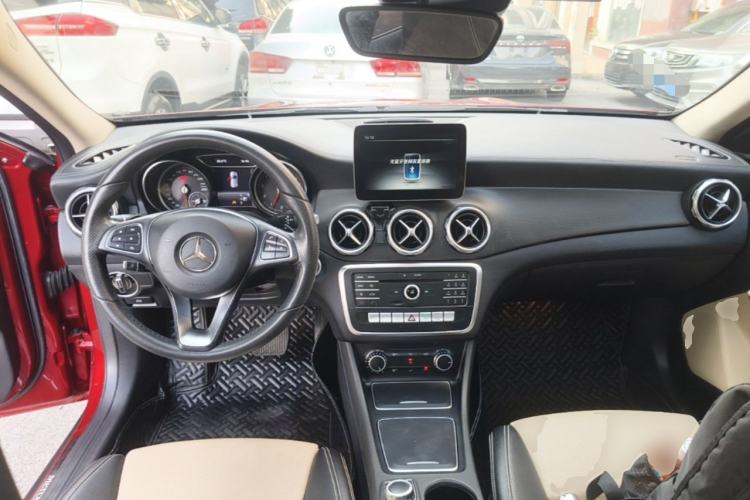 Used Mercedes-Benz GLA 2016 GLA 200 Fashion Model Center Console