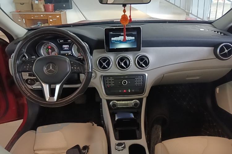 Used Mercedes-Benz GLA 2016 GLA 200 Fashion Model Center Console