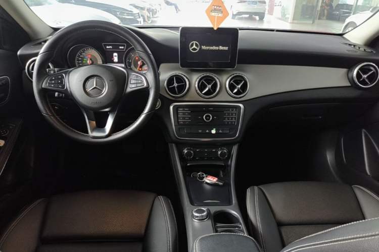Used Mercedes-Benz GLA 2016 GLA 200 Sport Edition Center Console